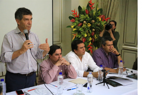 Mesa de trabajo con MInistros